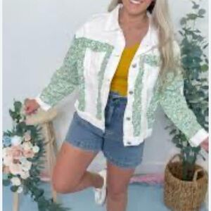 POL Women’s Green and White Jacket Denim M